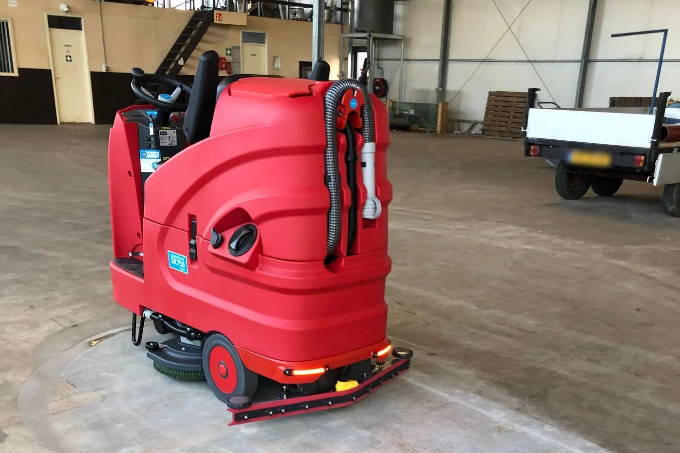 Meijer SR750 opzitschrobmachine in een bedrijfshal
