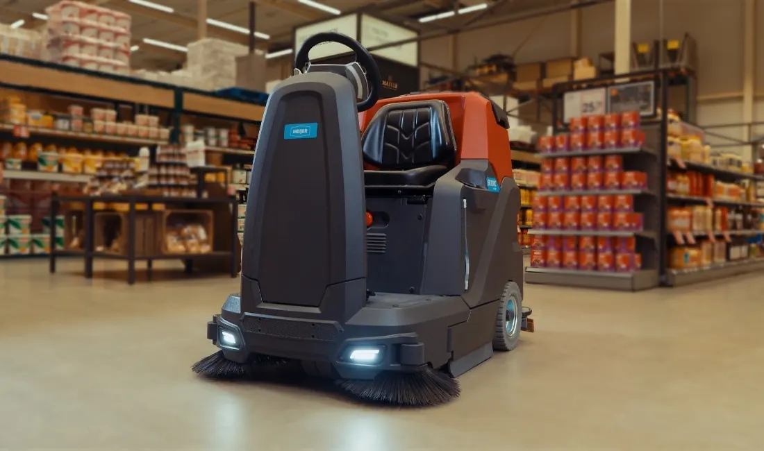 Meijer SR750C ride-on scrubber in a supermarket aisle