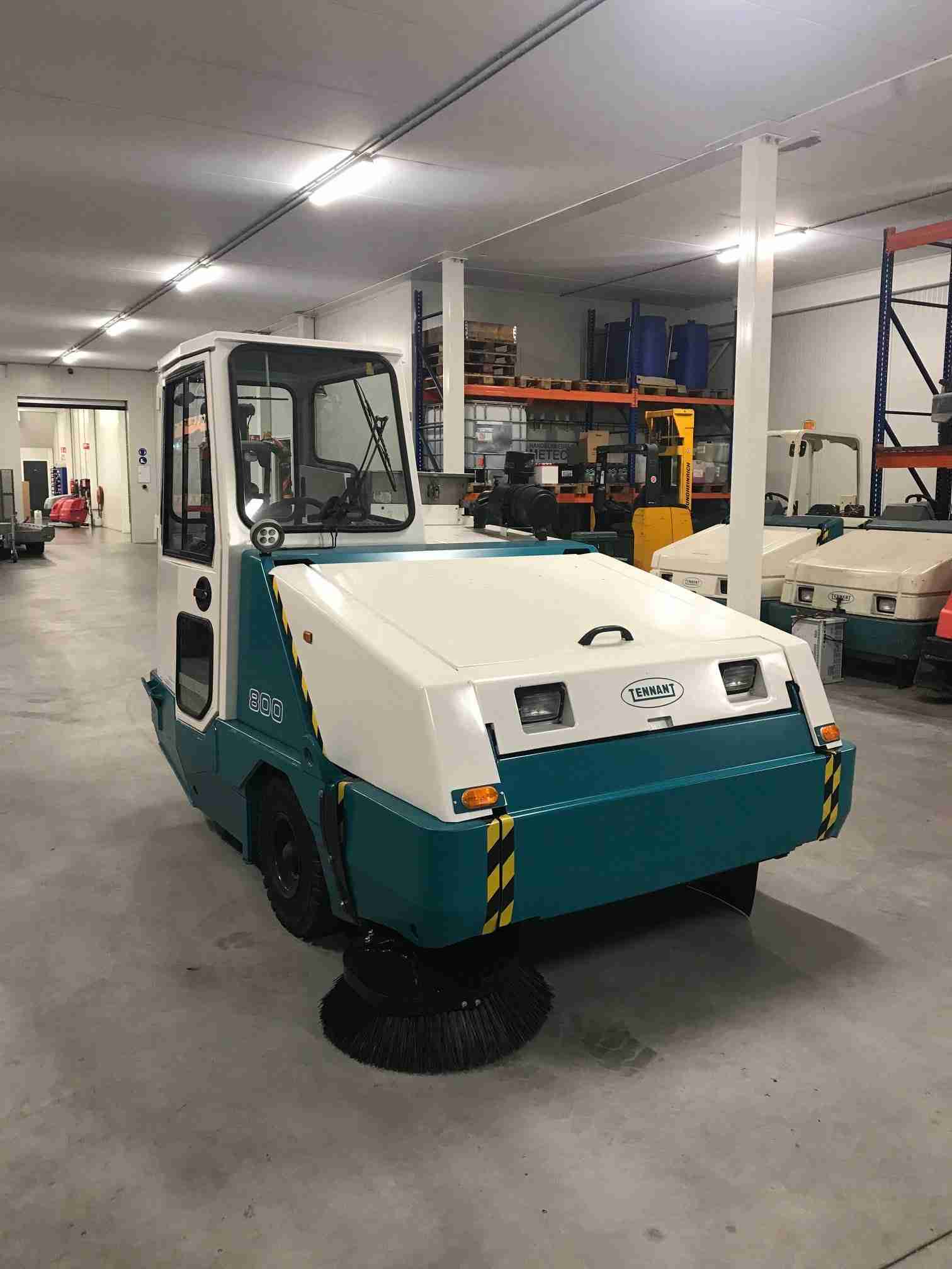 De Tennant 800 Metech.nl Veegmachines En Schrobmachines