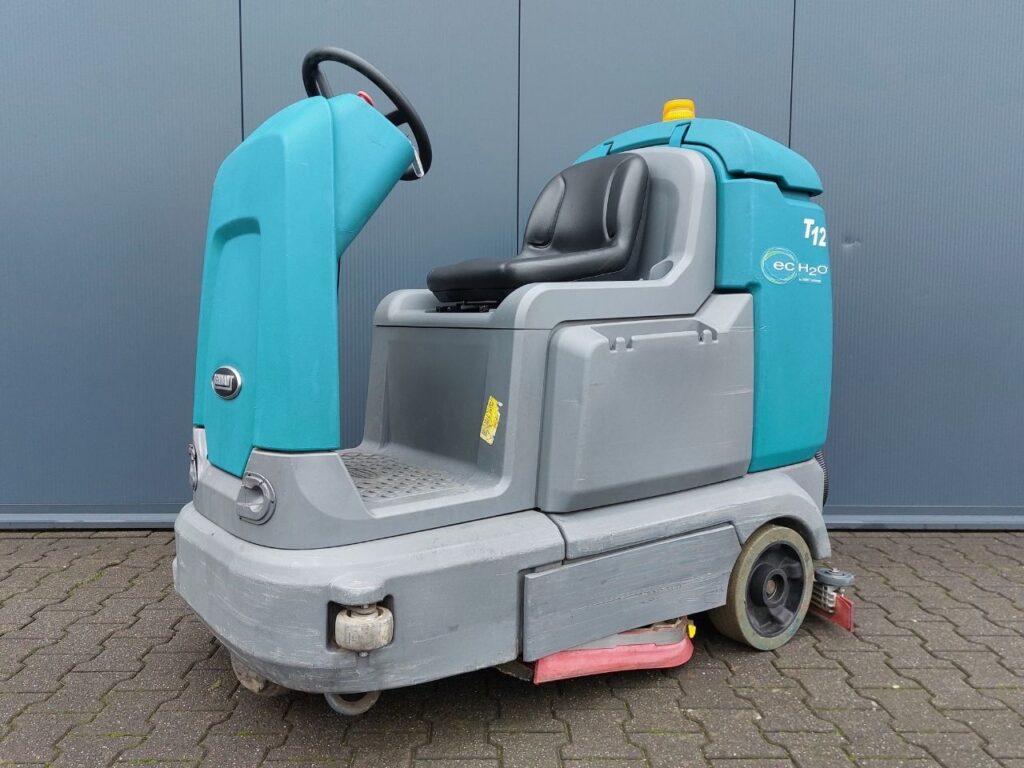 Tennant T12 Scrubber