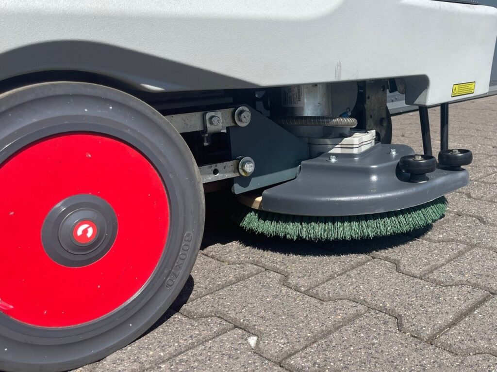 Comac - Innova 75B schrobzuigmachine