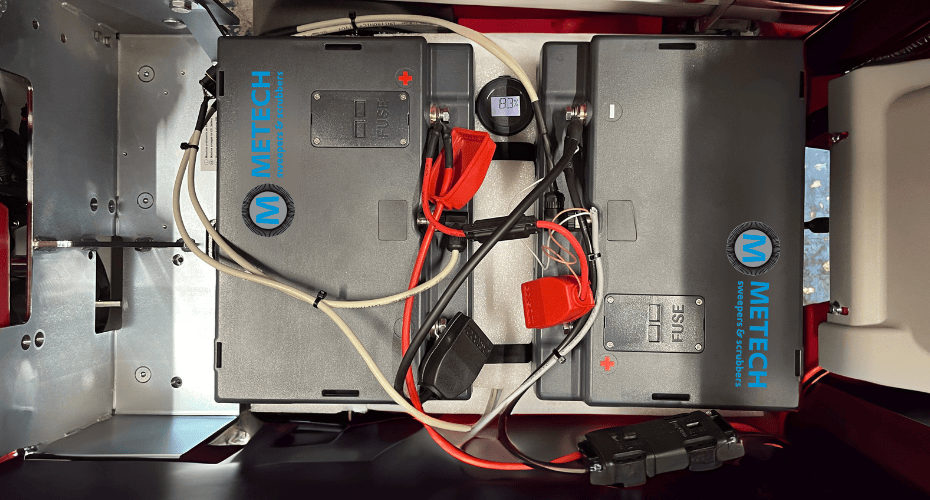 Zwei Lithium-Akkus in der Meijer VR950WD+