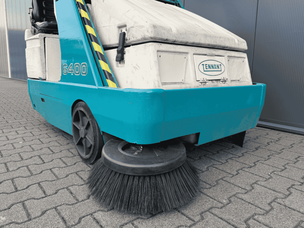 Tennant 6400 sweeper