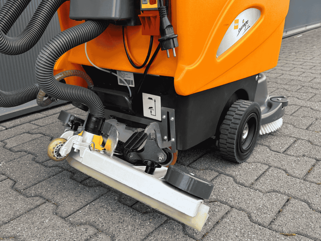 Taski 755 B - scrubber
