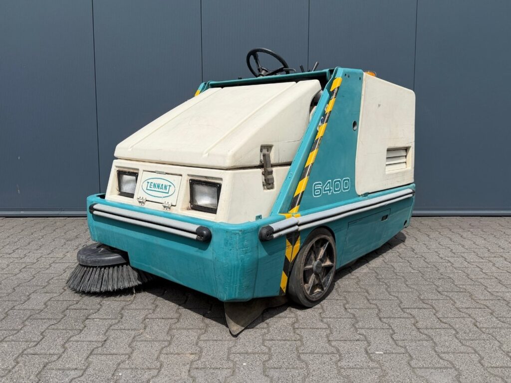 Tennant 6400 sweeper