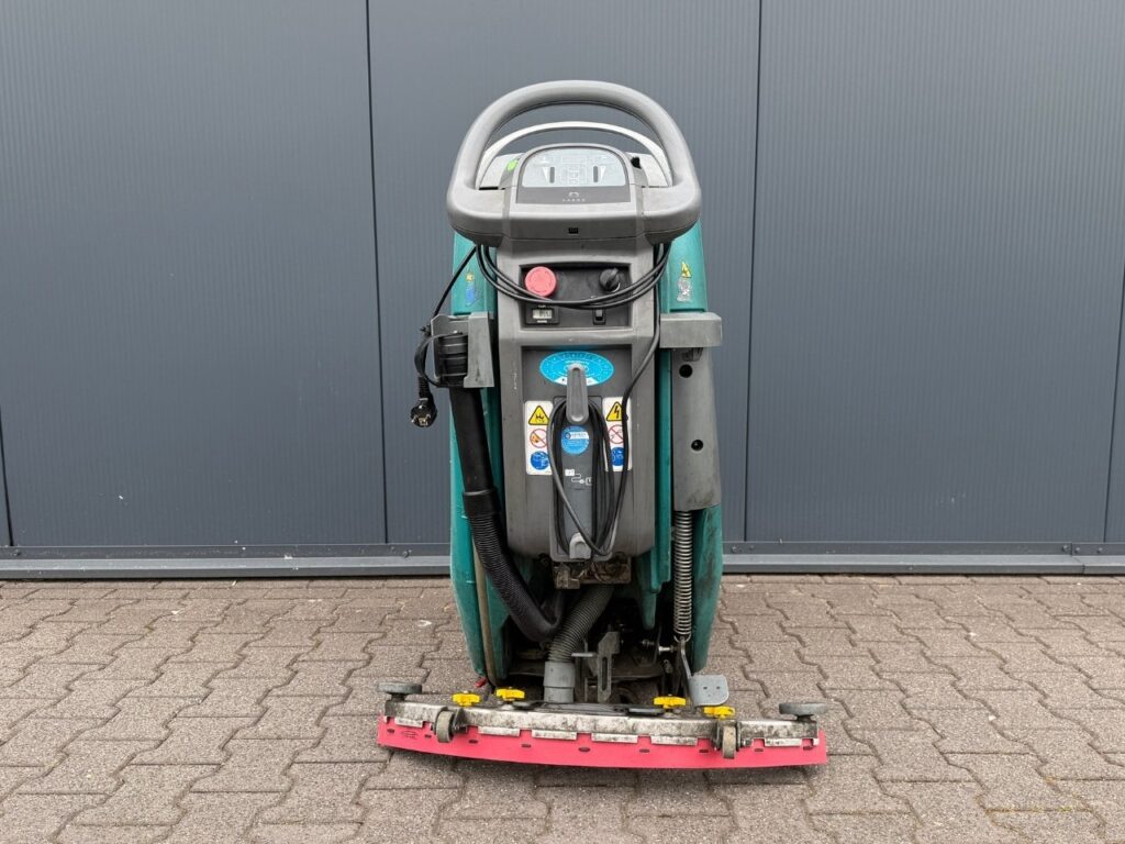 Tennant T300 scrubber