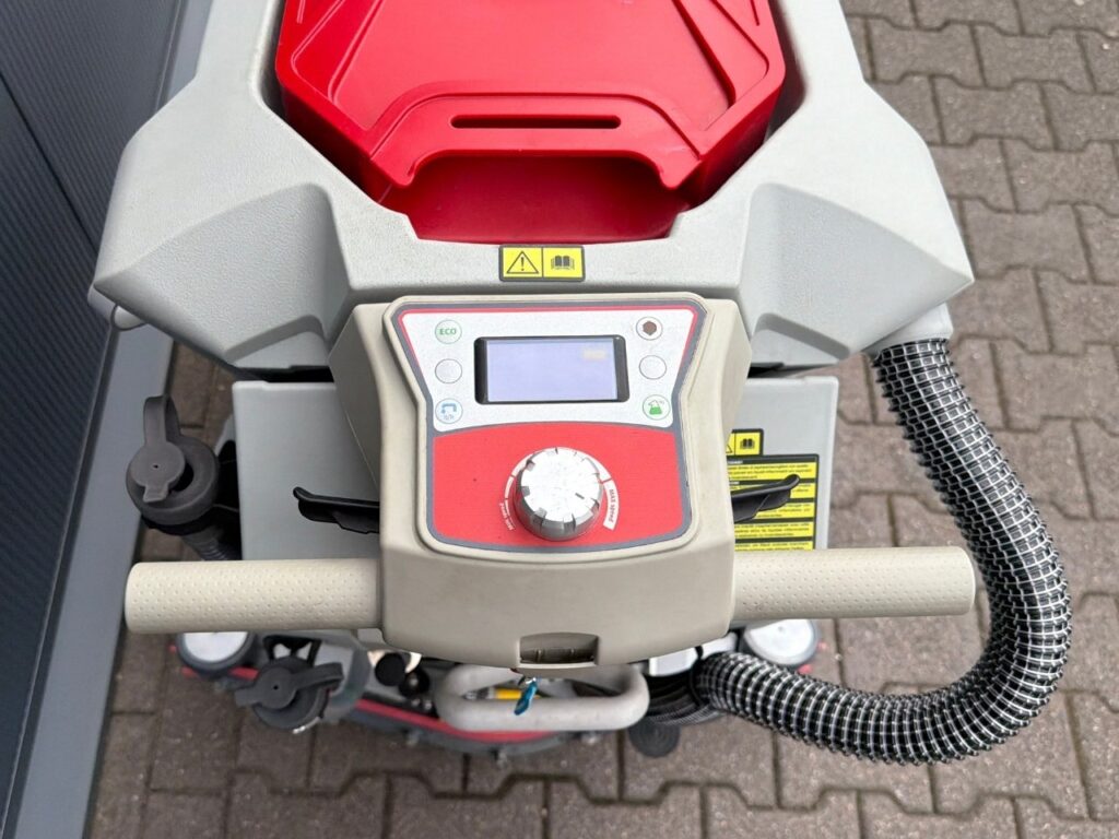 Comac Versa 65 BT schrobzuigmachine