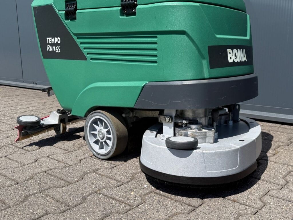 2018 Boma Tempo Run 65 scrubber