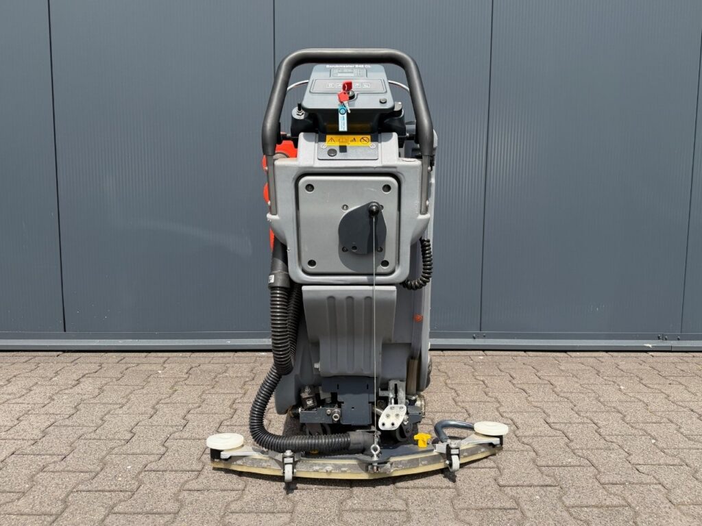 Hako B45 CL scrubbing machine